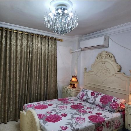 Elegant Apartment In Sheraton Heliopolis カイロ エクステリア 写真